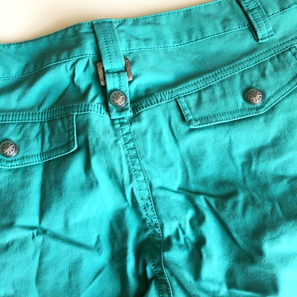 Athleta Dipper Bermuda teal Hiking Shorts - Picture 5 of 6